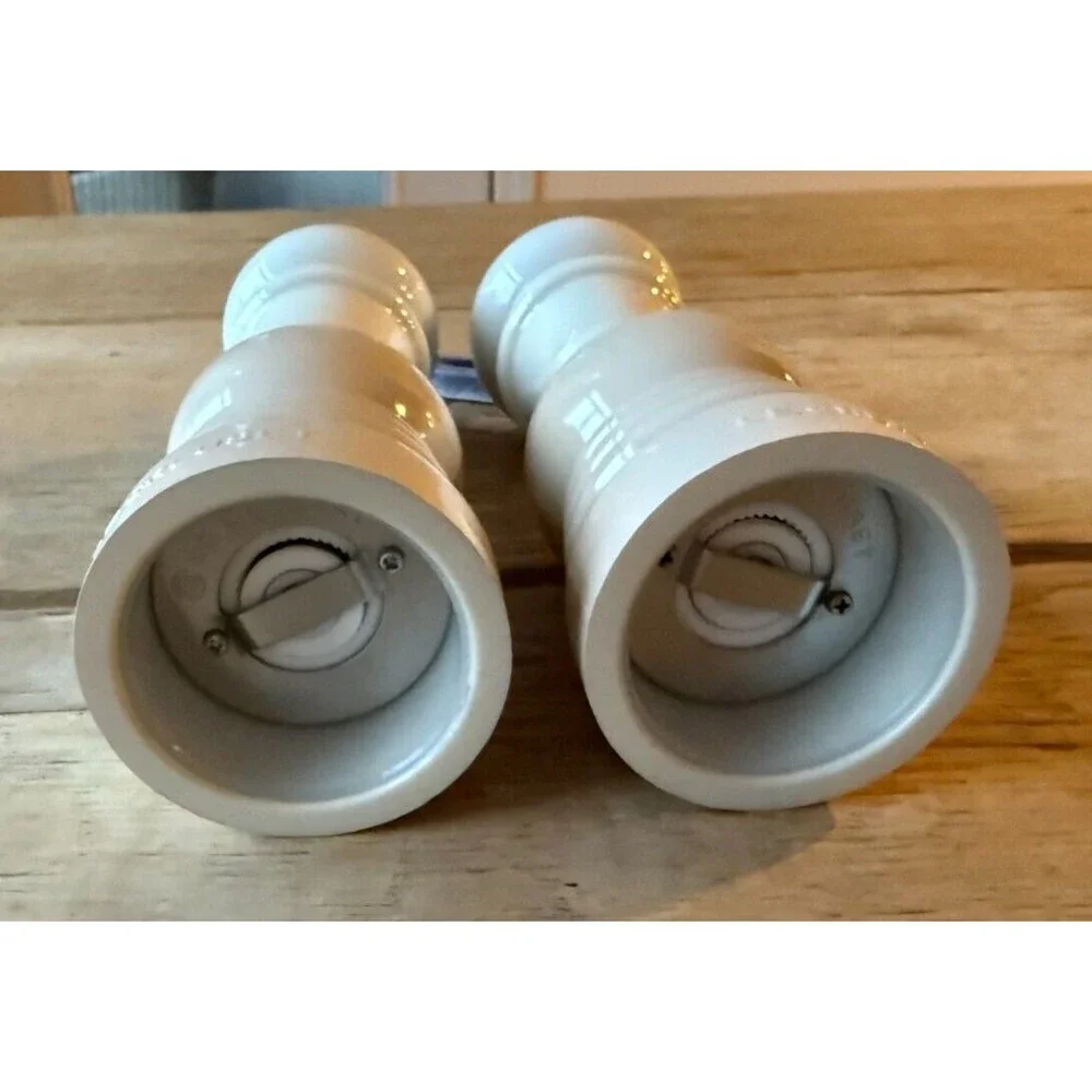 Le Creuset Acrylic Manual Salt & Pepper Mill Set 8 in Meringue NEW NWT